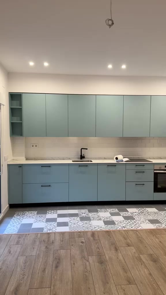 Cocina de diseño en tonos salvia