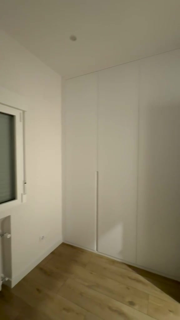 Habitación con armario empotrado